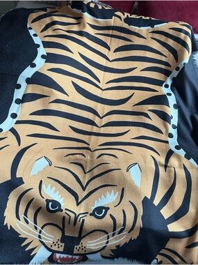 Tiger Print Throw Blanket - Black & Tan